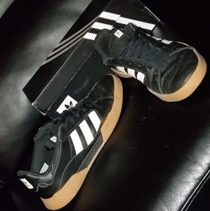 Adidas VRX skate shoe